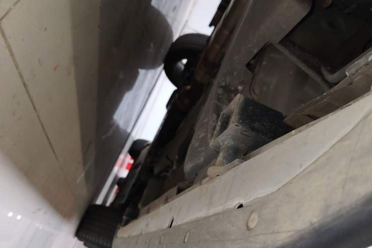 Used Land Rover Discovery Sport 2017 2.0T HSE Right Side Sill