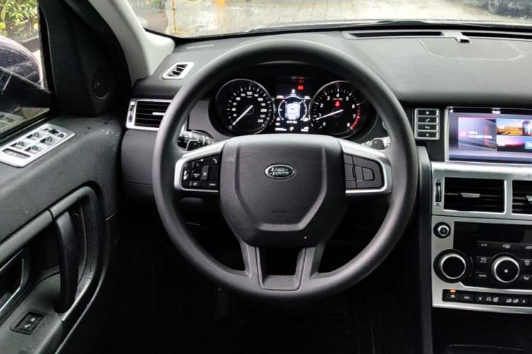 Used Land Rover Discovery Sport 2017 2.0T PURE Steering Wheel