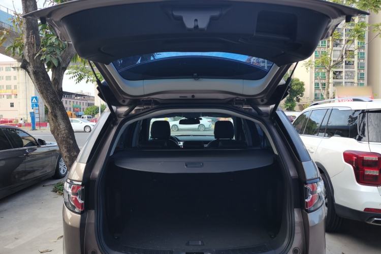Used Land Rover Discovery Sport 2017 2.0T PURE Trunk