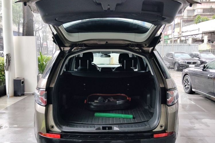 Used Land Rover Discovery Sport 2017 2.0T PURE Trunk