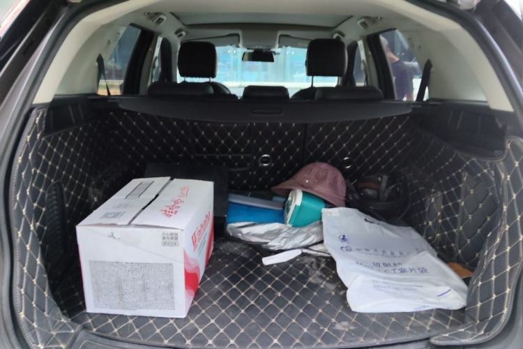 Used Land Rover Discovery Sport 2017 2.0T SE Trunk