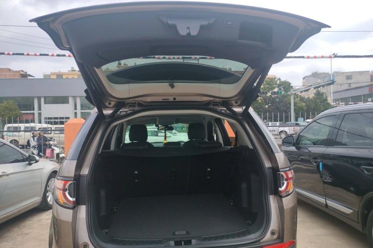 Used Land Rover Discovery Sport 2017 2.0T SE Trunk
