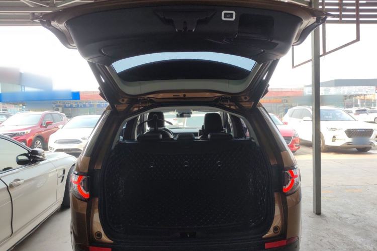 Used Land Rover Discovery Sport 2017 2.0T SE Trunk