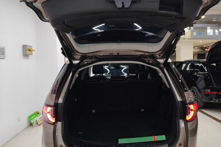 Used Land Rover Discovery Sport 2017 2.0T HSE Trunk
