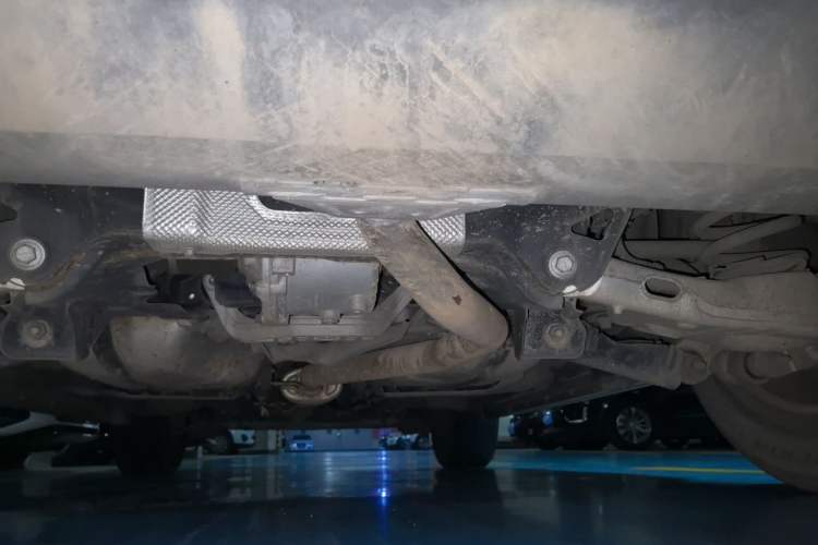 Used Land Rover Discovery Sport 2017 2.0T SE Chassis Rear