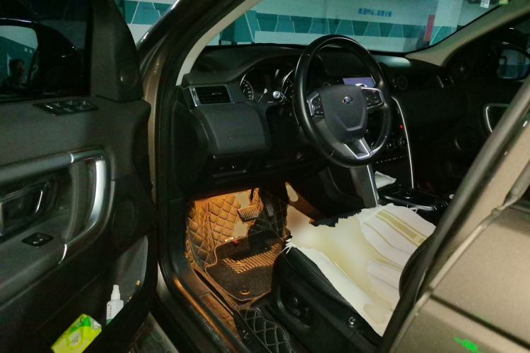 Used Land Rover Discovery Sport 2017 2.0T SE Driver Seat
