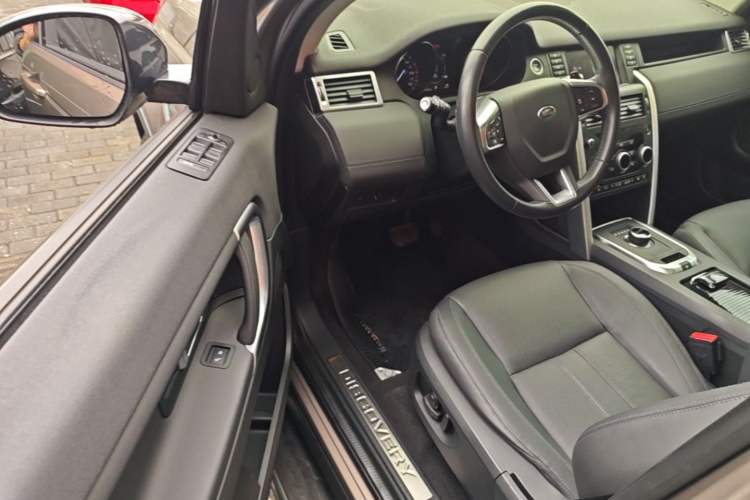 Used Land Rover Discovery Sport 2017 2.0T SE Driver Seat