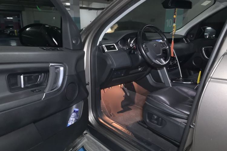 Used Land Rover Discovery Sport 2017 2.0T SE Driver Seat
