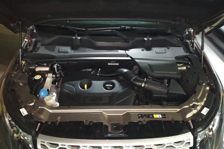 Used Land Rover Discovery Sport 2017 2.0T HSE Engine Bay