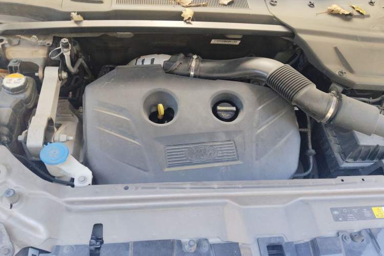 Used Land Rover Discovery Sport 2017 2.0T HSE Engine Bay
