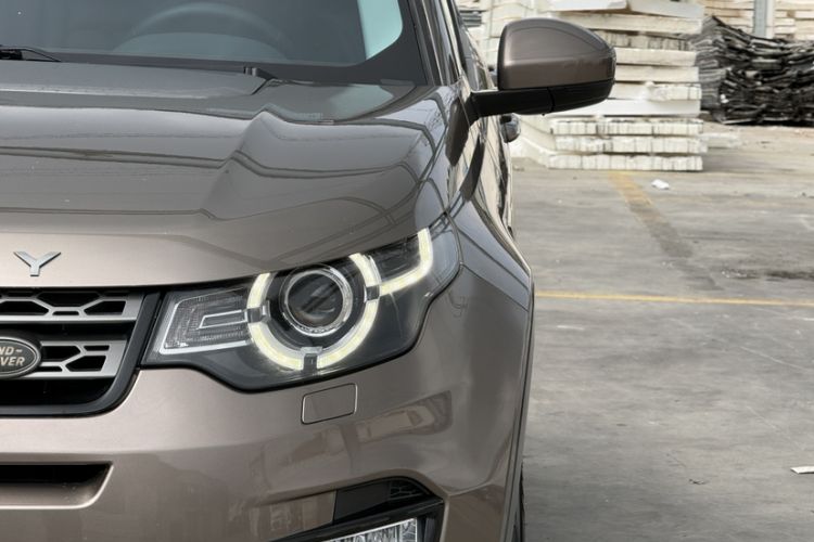 Used Land Rover Discovery Sport 2017 2.0T SE Exterior 8