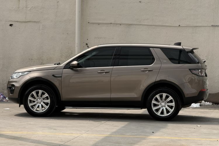 Used Land Rover Discovery Sport 2017 2.0T SE Exterior 9