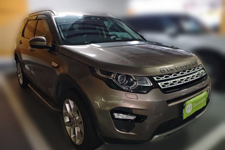 Used Land Rover Discovery Sport 2017 2.0T HSE Front Right 45 Deg