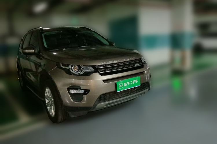 Used Land Rover Discovery Sport 2017 2.0T SE Front Right 45 Deg