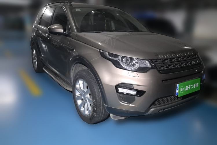 Used Land Rover Discovery Sport 2017 2.0T SE Front Right 45 Deg