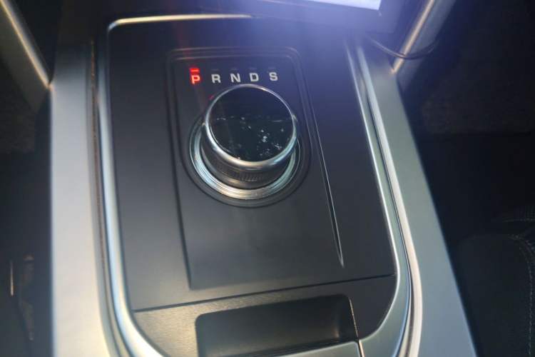 Used Land Rover Discovery Sport 2017 2.0T SE Gear Lever