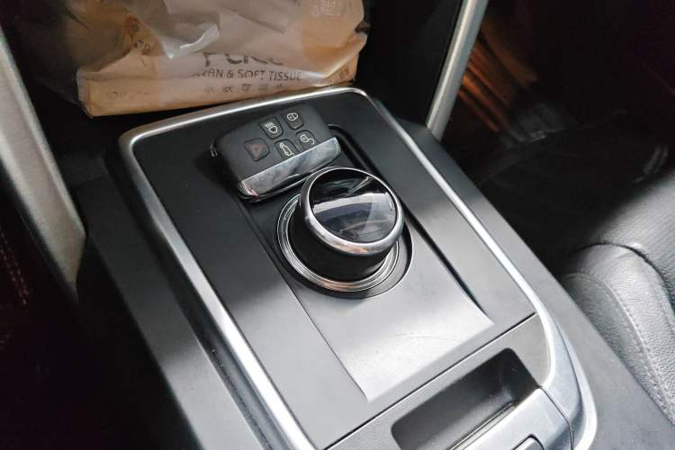 Used Land Rover Discovery Sport 2017 2.0T SE Gear Lever