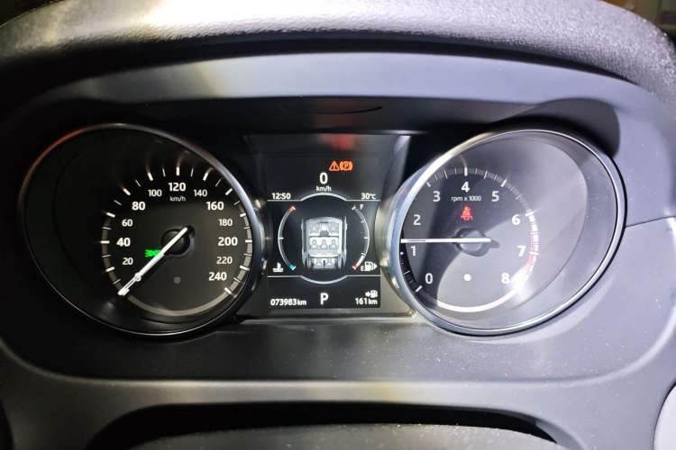 Used Land Rover Discovery Sport 2017 2.0T HSE Instrument Cluster