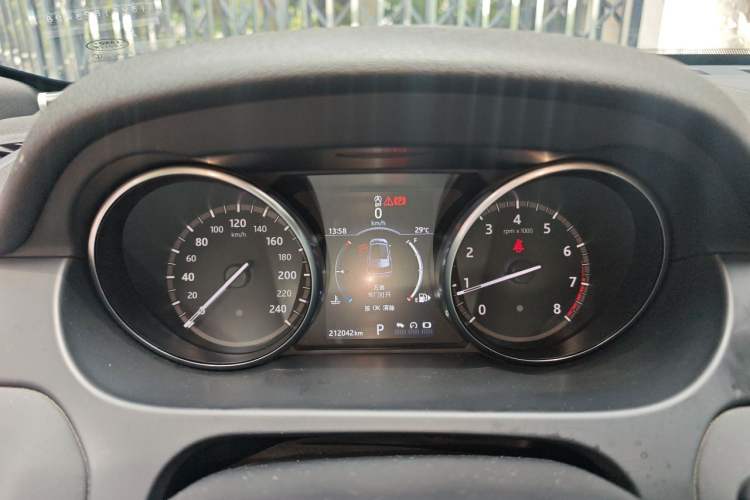Used Land Rover Discovery Sport 2017 2.0T Cool Black Limited Edition Instrument Cluster
