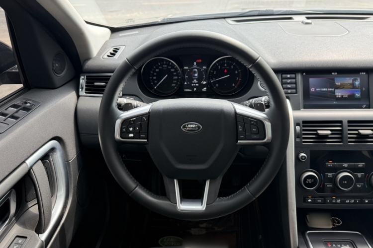 Used Land Rover Discovery Sport 2017 2.0T SE Interior 1