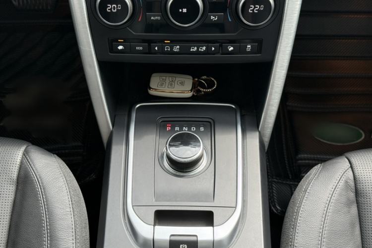 Used Land Rover Discovery Sport 2017 2.0T SE Interior 11