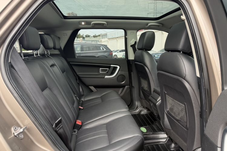 Used Land Rover Discovery Sport 2017 2.0T SE Interior 2