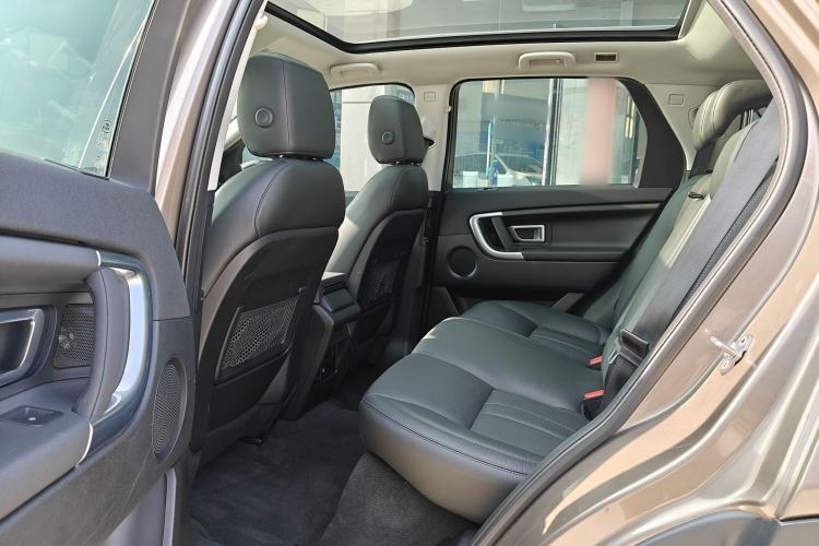 Used Land Rover Discovery Sport 2017 2.0T SE Interior 5