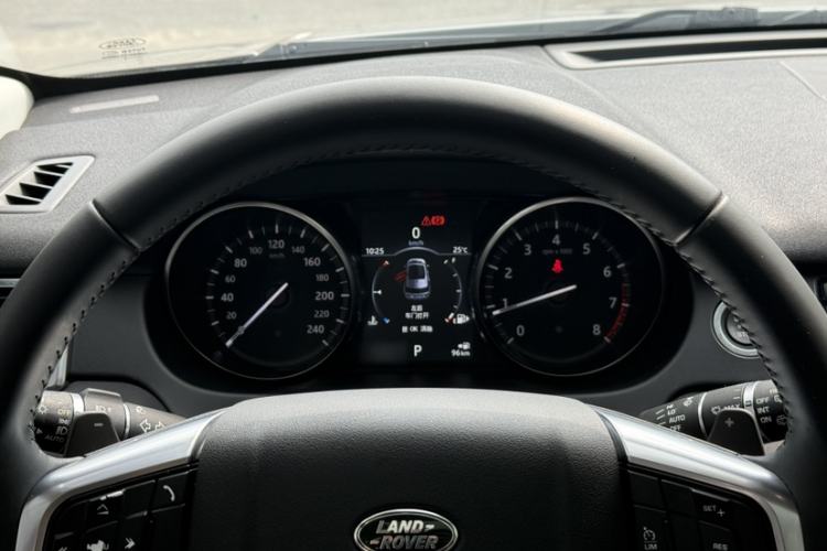 Used Land Rover Discovery Sport 2017 2.0T SE Interior 8
