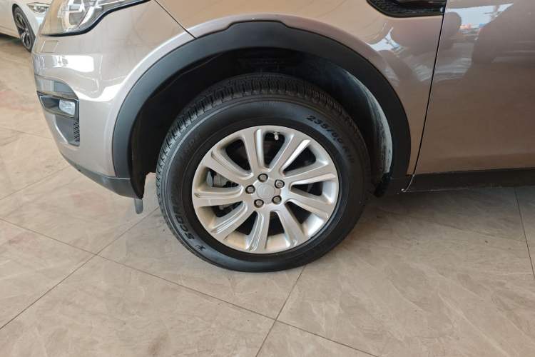 Used Land Rover Discovery Sport 2017 2.0T SE Left Front Wheel Hub