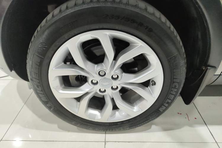 Used Land Rover Discovery Sport 2017 2.0T HSE Left Front Wheel Hub