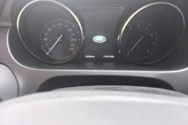 Used Land Rover Discovery Sport 2017 2.0T Cool Black Limited Edition Odometer Close Up