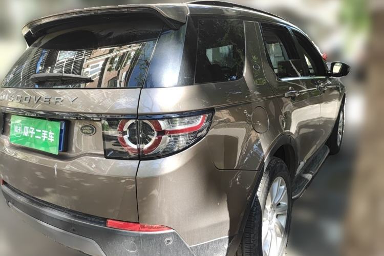 Used Land Rover Discovery Sport 2017 2.0T SE Rear Right 45 Deg
