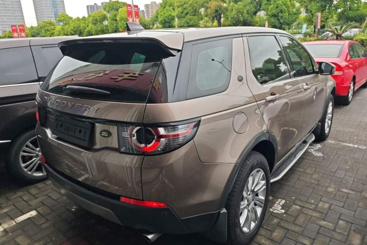 Used Land Rover Discovery Sport 2017 2.0T SE Rear Right 45 Deg