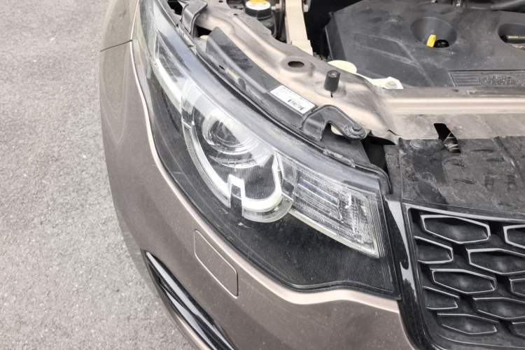 Used Land Rover Discovery Sport 2017 2.0T Cool Black Limited Edition Right Front Headlight
