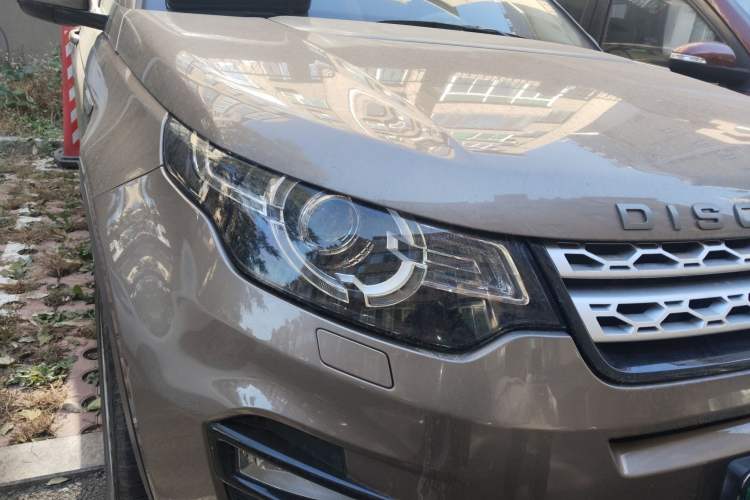 Used Land Rover Discovery Sport 2017 2.0T HSE Right Front Headlight