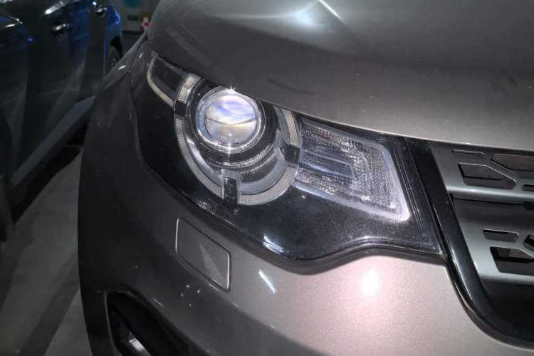 Used Land Rover Discovery Sport 2017 2.0T SE Right Front Headlight