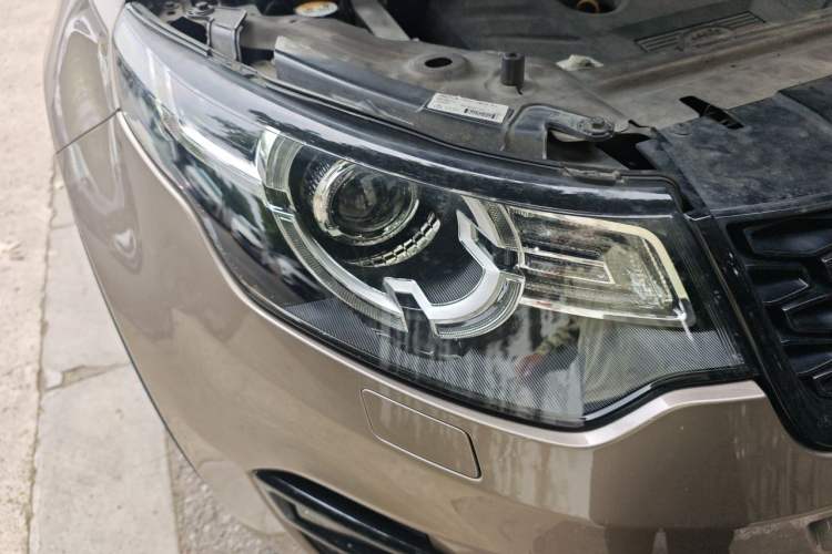 Used Land Rover Discovery Sport 2017 2.0T Cool Black Limited Edition Right Front Headlight