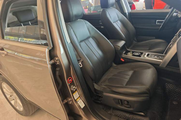 Used Land Rover Discovery Sport 2017 2.0T SE Right Front Seat