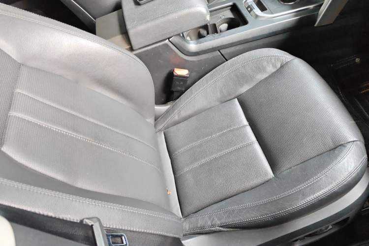 Used Land Rover Discovery Sport 2017 2.0T SE Right Front Seat