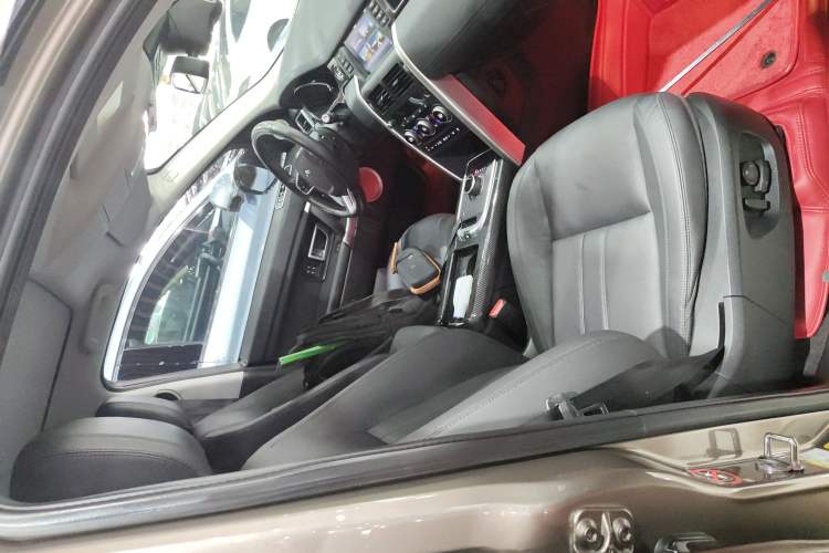 Used Land Rover Discovery Sport 2017 2.0T HSE Right Front Seat