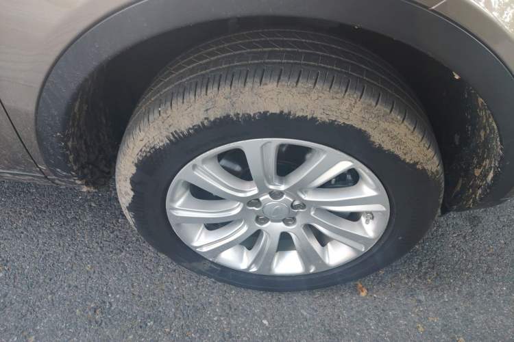 Used Land Rover Discovery Sport 2017 2.0T SE Right Front Wheel Hub