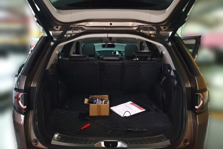 Used Land Rover Discovery Sport 2017 2.0T HSE Trunk