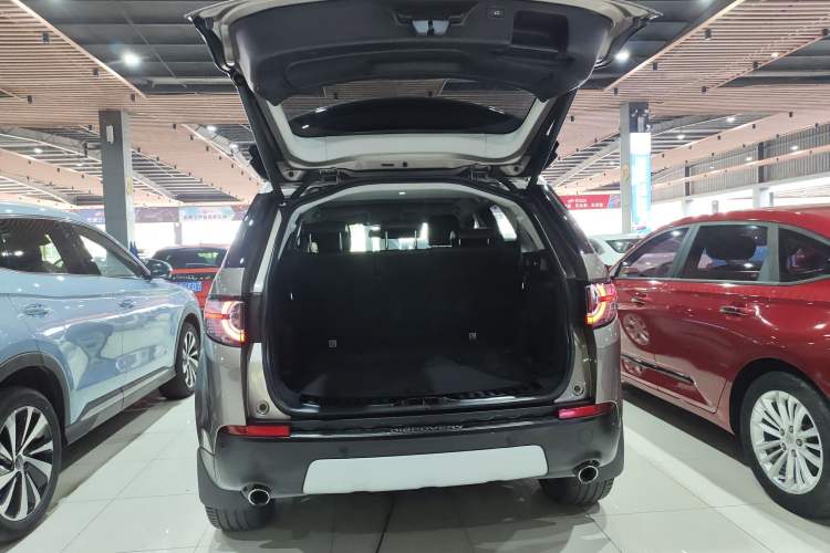 Used Land Rover Discovery Sport 2017 2.0T HSE Trunk