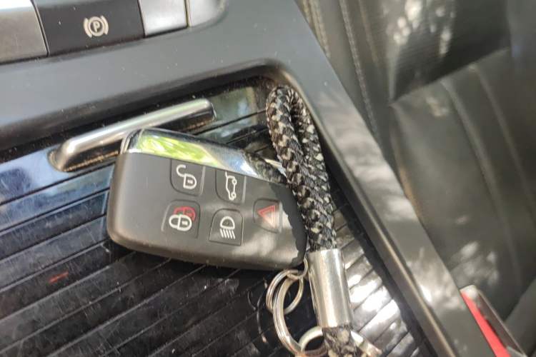 Used Land Rover Discovery Sport 2017 2.0T SE Vehicle Key