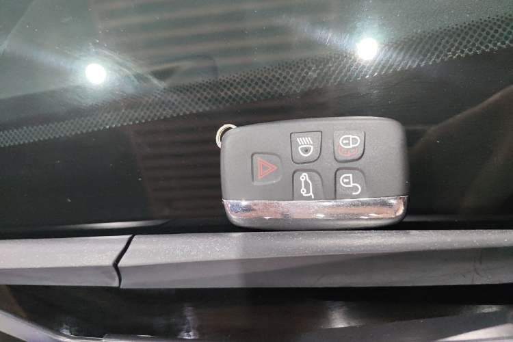 Used Land Rover Discovery Sport 2017 2.0T HSE Vehicle Key