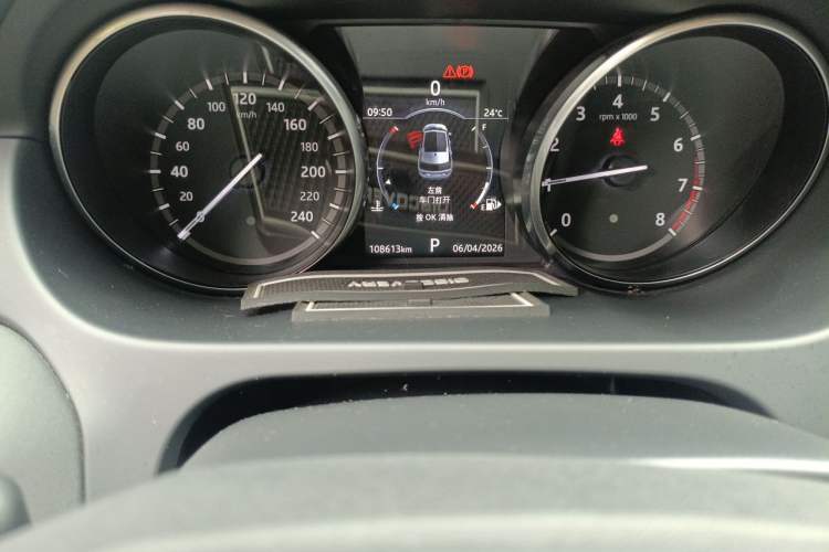 Used Land Rover Discovery Sport 2017 2.0T PURE Odometer Close Up