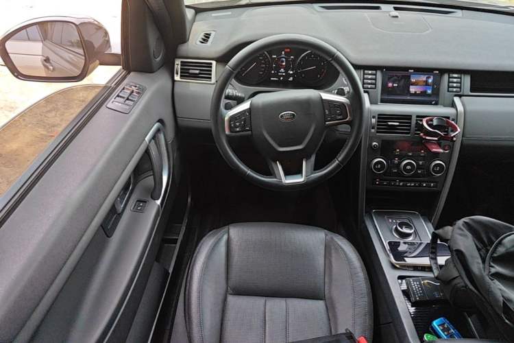 Used Land Rover Discovery Sport 2017 2.0T Cool Black Limited Edition Steering Wheel