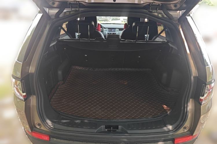 Used Land Rover Discovery Sport 2017 2.0T Cool Black Limited Edition Trunk