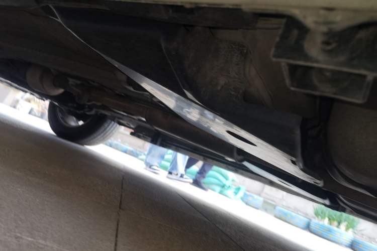 Used Land Rover Discovery Sport 2017 2.0T SE Chassis Rear Left