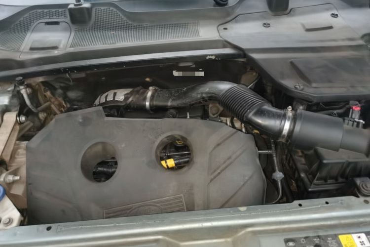Used Land Rover Discovery Sport 2017 2.0T SE Engine Bay
